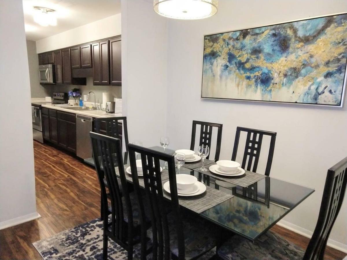 Desirable Condo In Central ראלי מראה חיצוני תמונה