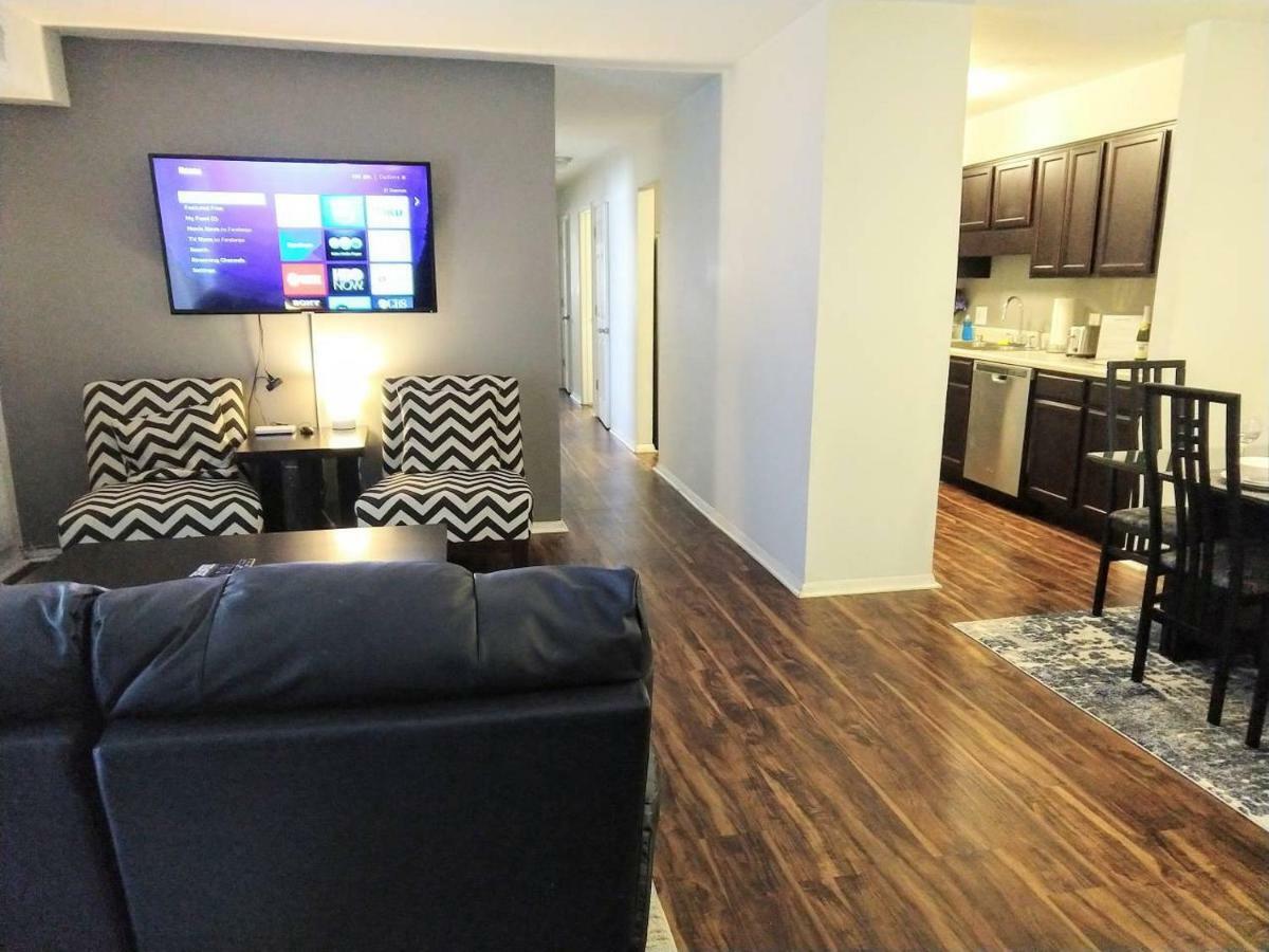 Desirable Condo In Central ראלי מראה חיצוני תמונה